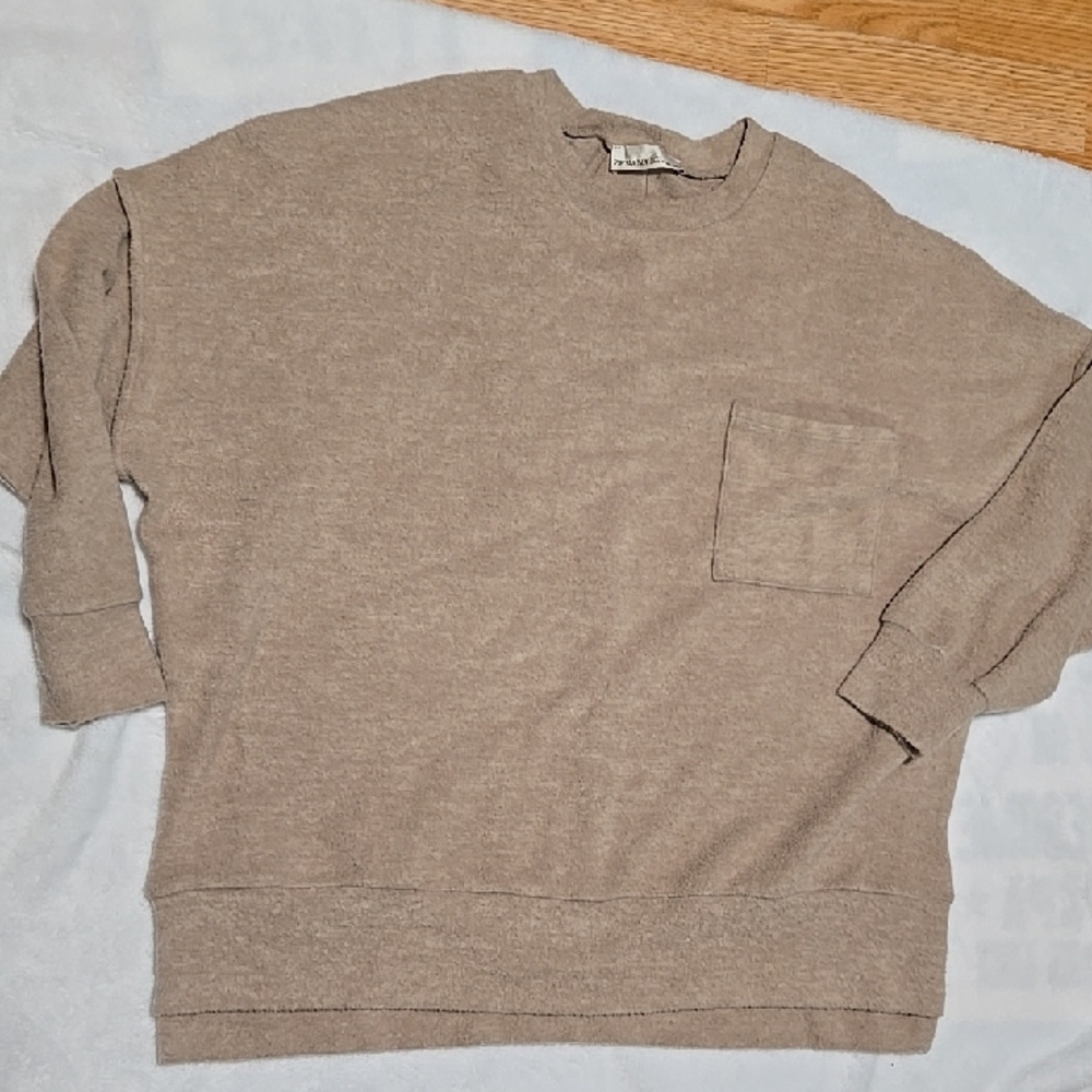 Cozy Women's Tan Crew Neck Sweater Zenana Boutique Sweater/sweatshirt L/XL